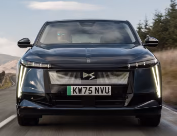 DS N°8 Étoile AWD [UK-spec] '2025–pr.
