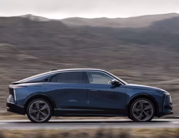 DS N°8 Étoile AWD [UK-spec] '2025–pr.