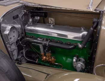 Sob o capô 1926 Duesenberg A 1060/1453 Touring by Millspaugh & Irish