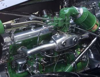 Sob o capô 1935 Duesenberg J 537/2558 Dual Cowl Phaeton SWB by LaGrande-Union City