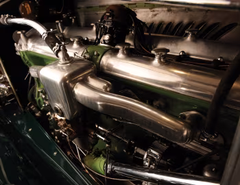 Sob o capô 1930 Duesenberg J 247/2270 Dual Cowl Phaeton by LeBaron