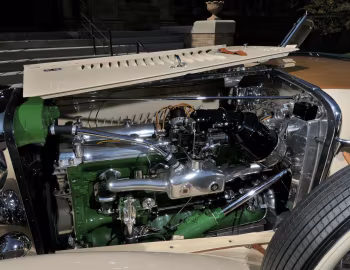 Під капотом 1930 Duesenberg J 391/2315 Convertible Berline LWB by Murphy