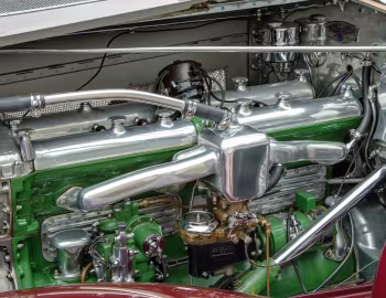 Sob o capô 1930 Duesenberg J 402/2407 Dual Cowl Phaeton LWB
