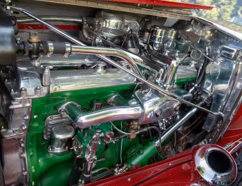 Sous la capuche 1934 Duesenberg SJ 523/2552 Dual Cowl Phaeton SWB by LaGrande-Union City