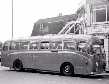 Leyland Royal Tiger PSU1/15 Duple Ambassador [UK-spec] (C41C) '1951