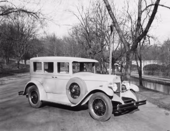 1927–28 DuPont Model E Sedan