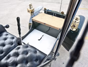 Interior Duryea Phaeton '1901