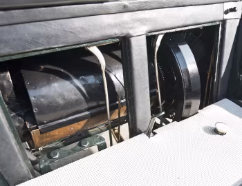 Under the hood Duryea Phaeton '1901