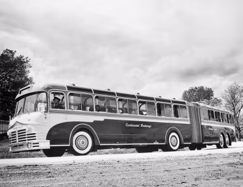 Henschel HS 200 UN Kässbohrer "Academy Express" [US-spec] '1957