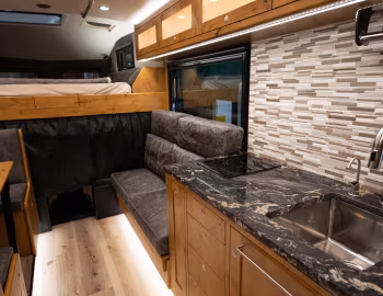 Interior 2020 EarthRoamer LTi-005 (#1FD0W5HT3LEC52435)