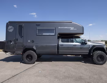 2019 EarthRoamer XV-LTS (#1FD0W5HT3KEE26664)