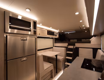 Interior 2019 EarthRoamer XV-LTS (# 1FD0W5HT8KED93855)