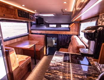 Interior 2018 EarthRoamer XV-LTS (#1FD0W5HT7EEB83123)