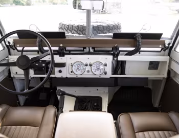 Painel frontal E.C.D. Automotive Design Land Rover "Project Henry" (Series IIA) '03.2020