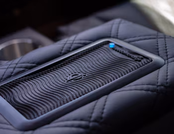 Interior E.C.D. Automotive Design Defender 110 "Project Neo" '06.2019