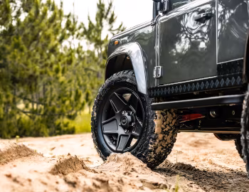 E.C.D. Automotive Design Defender 90 "Project Desert Storm" '05.2019