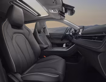 Интерьер Ebro S400 '2025–н.в.