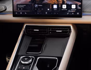 Интерьер Ebro S900 PHEV '2025–н.в.