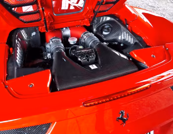Sous la capuche Edo Competition Ferrari 458 Spider '2013–15
