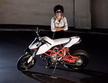 Ducati TWINS by IED '09.2010