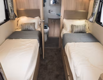 Interior 2016–pr. Elddis Autoquest 185 '2015–pr.