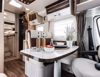 Interior Elnagh T-Loft 529 '2016–pr.