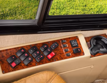 Інтэр'ер 2016–н.ч. Entegra Coach Anthem '2015–н.ч.