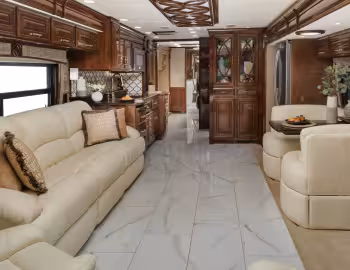 Інтэр'ер 2016–н.ч. Entegra Coach Cornerstone '2015–н.ч.
