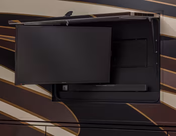2017–至今 Entegra Coach Insignia '2016–至今