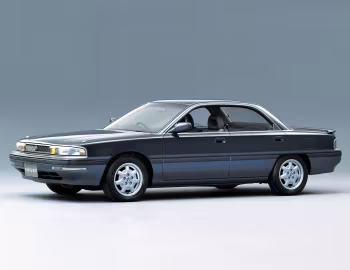 Eunos 300 '11.1989–03.1992