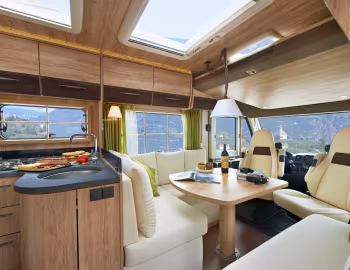 Intérieur 2014–15 Eura Mobil Integra Line 670 SB "Chalet Style" '2013–15
