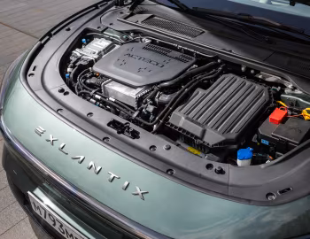Sous la capuche Exlantix ES [CIS] '2025–pr.
