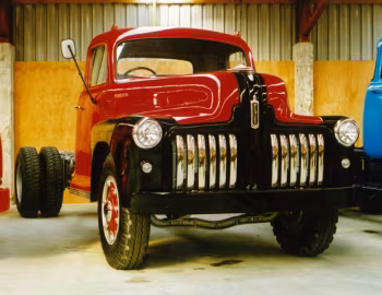 1954 Federal StyleLiner 2902 Truck
