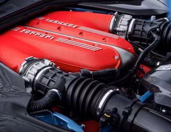 Sous la capuche Ferrari 12Cilindri Spider [UK-spec] (F167A) '2024–pr.