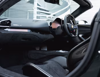 Интерьер Ferrari 296 GTS [UK-spec] (F171) '2022–н.в.