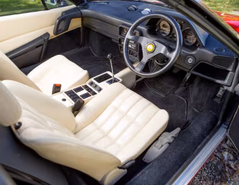 Интерьер Ferrari 328 GTS [UK-spec] '1985–89