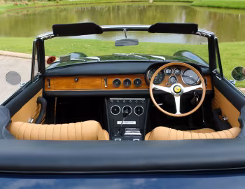 Panneau avant Ferrari 330 GTS [UK-spec] '1966–68