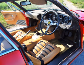 Интерьер Ferrari 365 GTB/4 "Daytona" [UK-spec] '1971–73