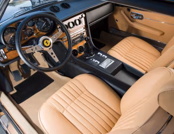 Interior Ferrari 365 GT 2+2 [North America] '1968–71