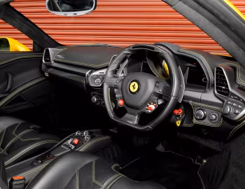 Интерьер Ferrari 458 Italia [UK-spec] '2010–15