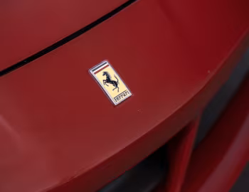 Logotipo Ferrari 488 GTB “Some Like it Red” (#234968) '02.2018