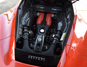 发动机舱 Ferrari 488 GTB [UK-spec] '2015–19