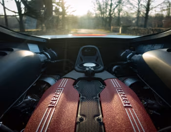Под капотом Ferrari 488 GTB [North America] '2015–19