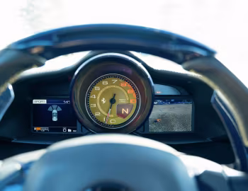 Комбинация приборов Ferrari 488 Pista Spider [North America] '2018–20