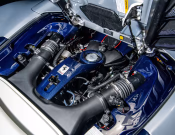 Sous la capuche Ferrari 488 Pista Spider Tailor Made (#258362) '2020