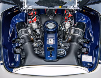 Sous la capuche Ferrari 488 Pista Spider Tailor Made (#258362) '2020