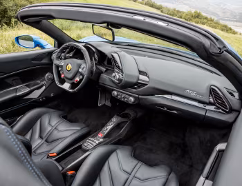 Интерьер Ferrari 488 Spider [Worldwide] '2015–19