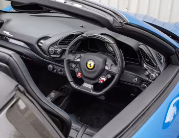 内饰 Ferrari 488 Spider [UK-spec] '2016–19