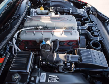 Bajo el capó Ferrari 550 Barchetta Pininfarina [North America] '2000–01