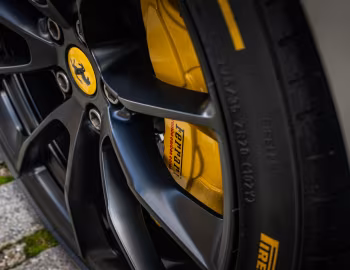 Ferrari 812 Competizione [UK-spec] '2021–н.в.